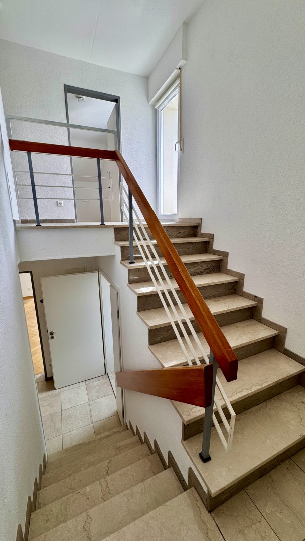 Aufgang  zu Etage 2