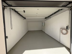 Garage mit Rolltor