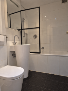 Bad mit Wanne