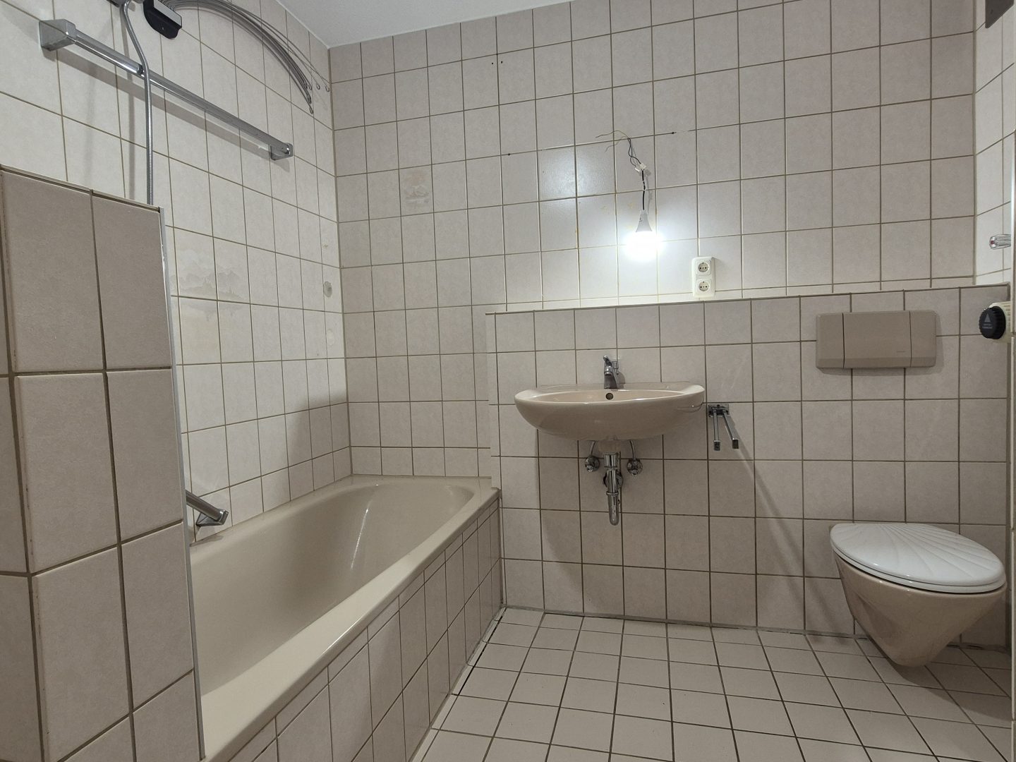 Bad mit Wanne
